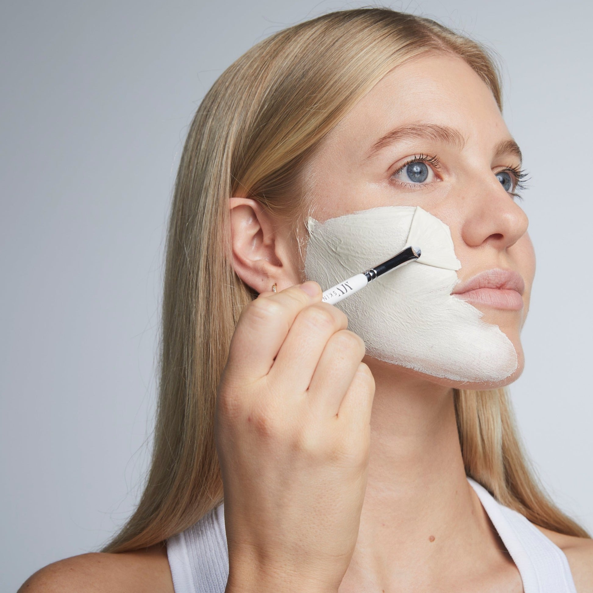 MV Skintherapy Signature Mineral Mask application on female skin